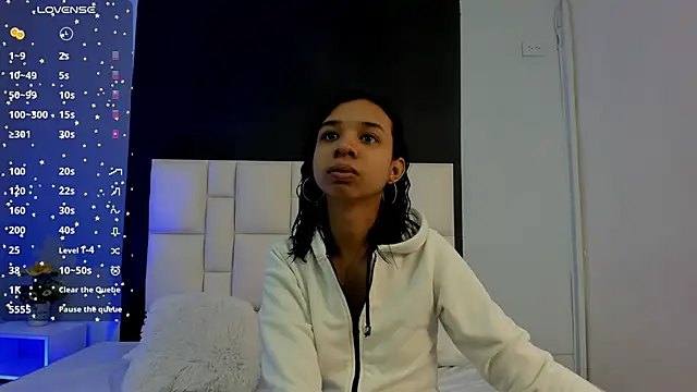 suzanelee online show from February 24, 11:21 am