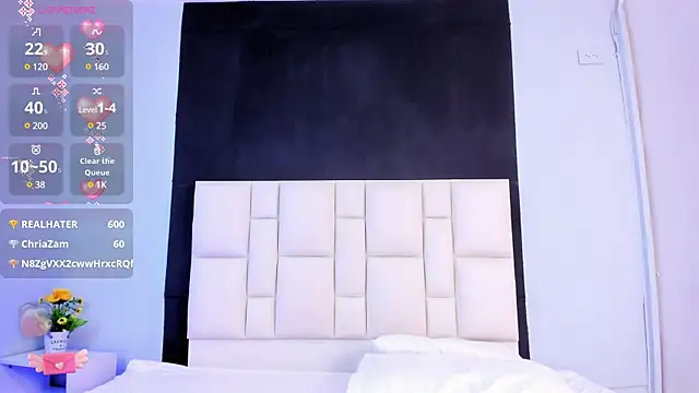 suzanelee online show from March 18, 2:59 pm