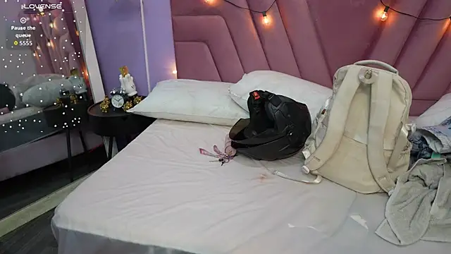 Beautifulskinny18 online show from May 25, 7:53 pm