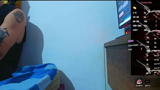 Thomass00 online show from October 7, 10:51 pm