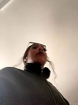 TIFFANYYSTAR online show from October 18, 7:36 pm