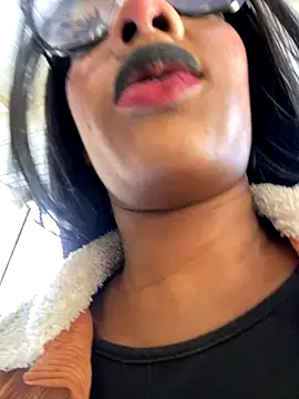 TIFFANYYSTAR online show from December 3, 12:36 pm