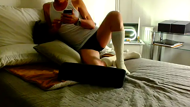 ImYourXtoy online show from February 13, 7:43 pm