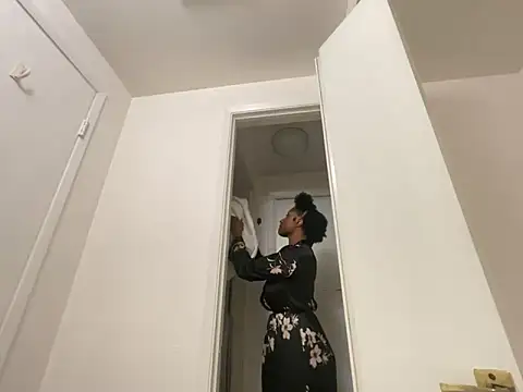 wynterheat online show from January 26, 2:14 am