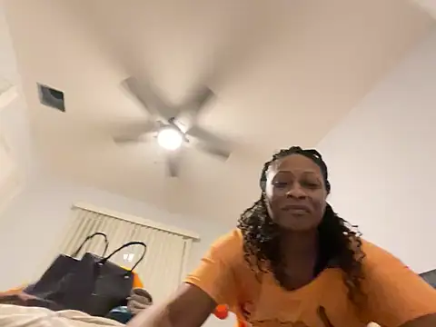 wynterheat online show from February 19, 2:33 am