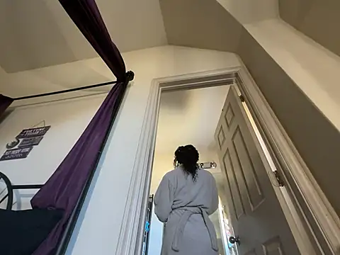 wynterheat online show from March 5, 6:01 pm