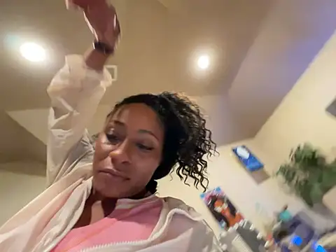 wynterheat online show from March 13, 3:33 am