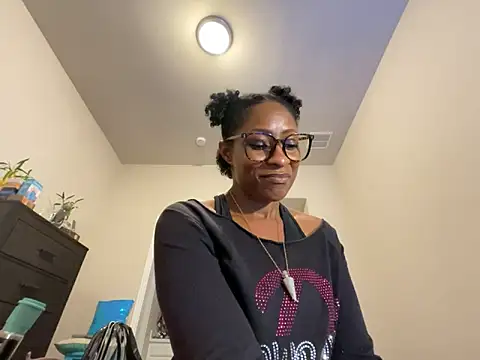 wynterheat online show from October 24, 6:21 am