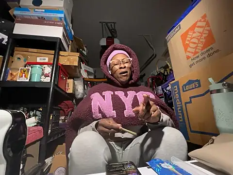 wynterheat online show from February 19, 9:49 am