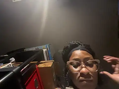 wynterheat online show from March 8, 3:54 am