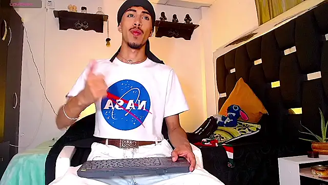 RyanRizzo online show from December 23, 7:28 am