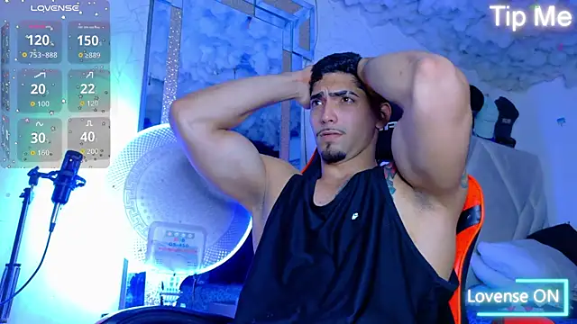 Snapshot of Rich_boy01 chatting on October 13, 4:29 pm Rich boy01 online show from October 13, 4:29 pm