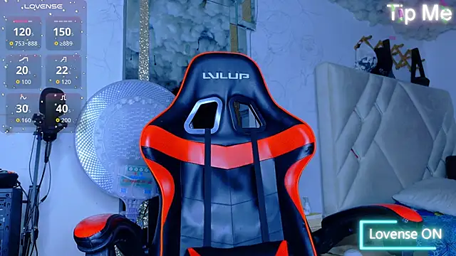 Snapshot of Rich_boy01 chatting on November 25, 2:17 pm Rich boy01 online show from November 25, 2:17 pm