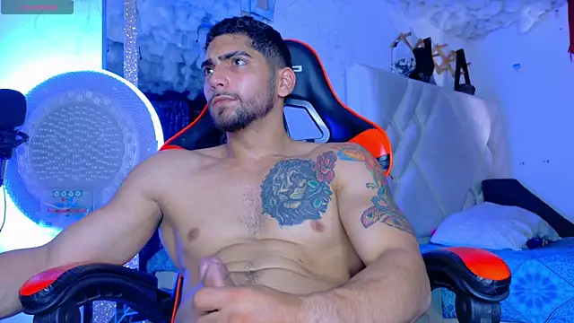 Snapshot of Rich_boy01 chatting on November 26, 3:35 pm Rich boy01 online show from November 26, 3:35 pm