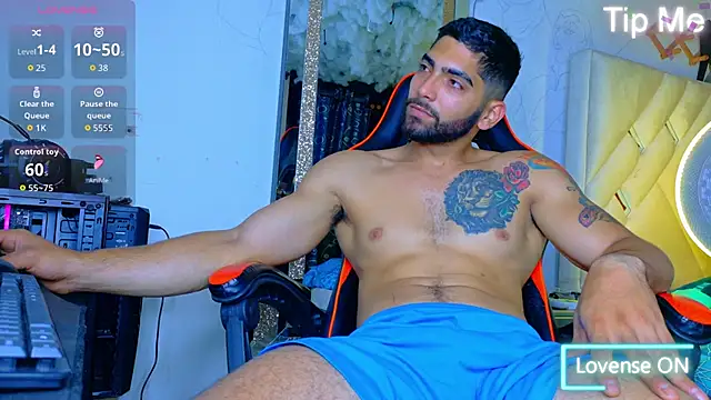 Snapshot of Rich_boy01 chatting on January 14, 6:35 pm Rich boy01 online show from January 14, 6:35 pm