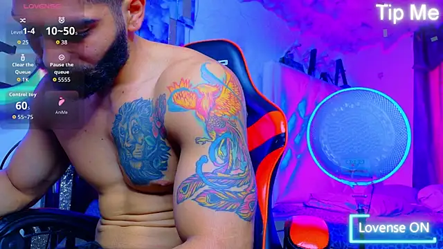 Snapshot of Rich_boy01 chatting on April 5, 3:20 pm Rich boy01 online show from April 5, 3:20 pm