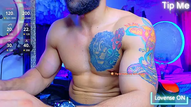 Snapshot of Rich_boy01 chatting on April 16, 4:30 pm Rich boy01 online show from April 16, 4:30 pm