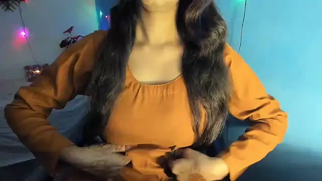 aarjulove online show from November 7, 2:39 pm