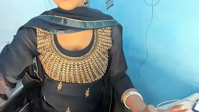 aarjulove online show from March 1, 3:47 pm