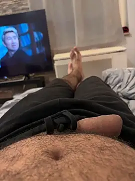 Snapshot of tikitaka97 chatting on December 6, 8:40 pm tikitaka97 online show from December 6, 8:40 pm