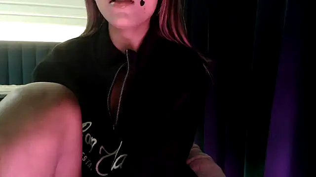 chhui mui online show from February 8, 5:38 pm