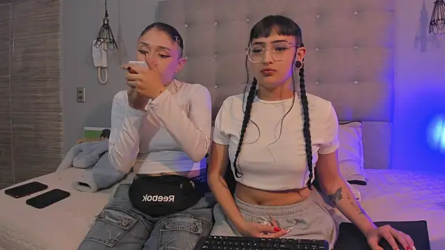 Zowi Hottiee online show from January 8, 9:12 pm