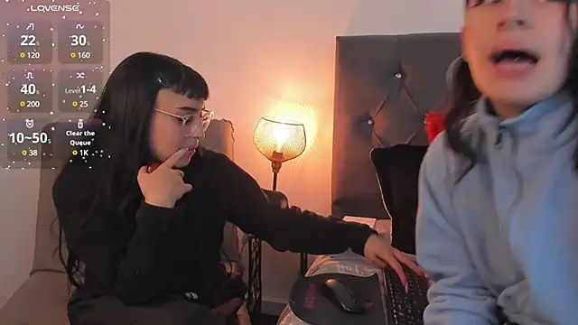 Zowi Hottiee online show from January 18, 3:31 am