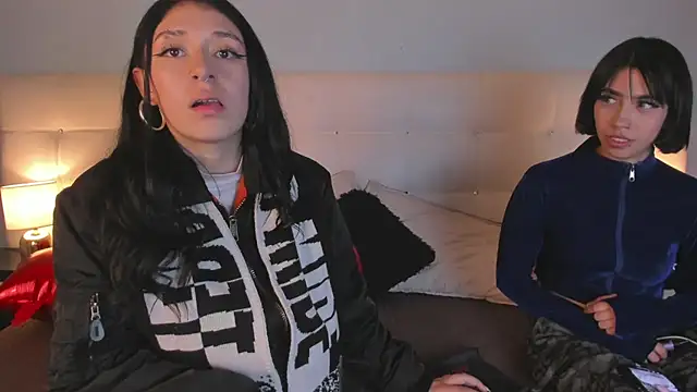 Zowi Hottiee online show from February 19, 2:55 am