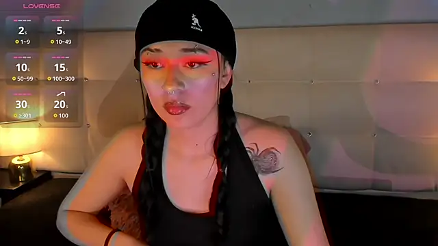 Zowi Hottiee online show from September 16, 4:02 am