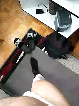 Snapshot of fransis4561 chatting on February 20, 10:05 am fransis4561 online show from February 20, 10:05 am