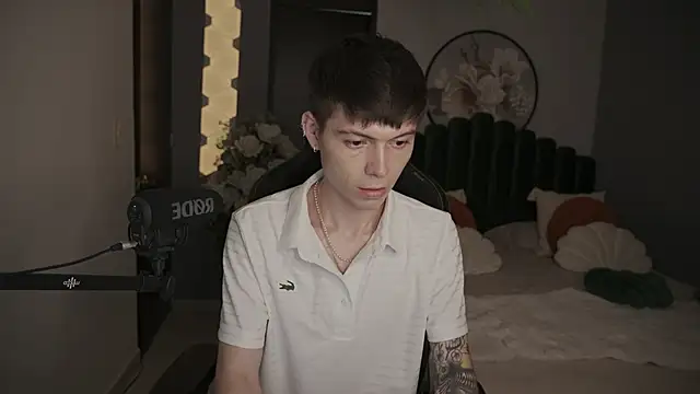 Snapshot of IsmaelRichardson chatting on March 20, 1:24 am IsmaelRichardson online show from March 20, 1:24 am