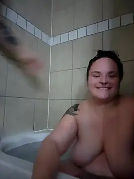 Plus-sizee-beauty online show from December 2, 3:26 am