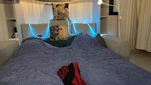 dollfromvenus online show from March 26, 9:20 pm