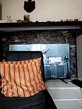 Snapshot of GrofLicno chatting on February 10, 11:03 am GrofLicno online show from February 10, 11:03 am