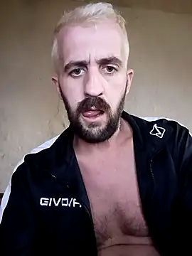 Snapshot of GrofLicno chatting on February 13, 1:07 pm GrofLicno online show from February 13, 1:07 pm