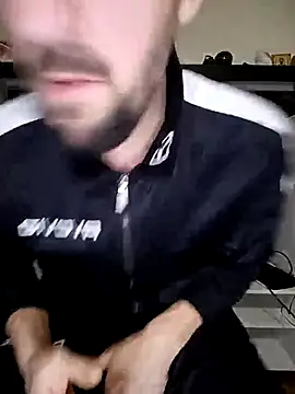 Snapshot of GrofLicno chatting on February 27, 4:40 pm GrofLicno online show from February 27, 4:40 pm