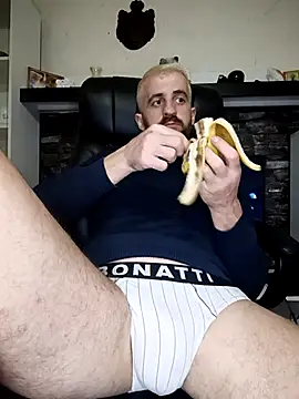 Snapshot of GrofLicno chatting on March 1, 10:12 pm GrofLicno online show from March 1, 10:12 pm