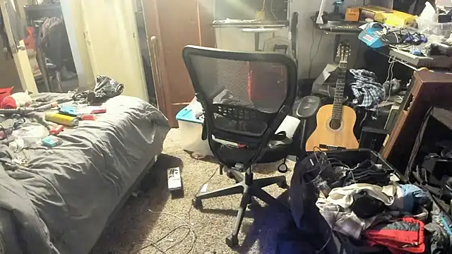 Snapshot of deadpi chatting on December 10, 4:45 am deadpi online show from December 10, 4:45 am