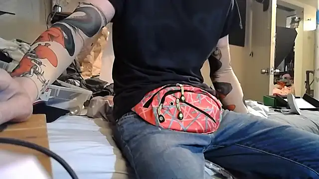 Snapshot of deadpi chatting on February 14, 4:47 am deadpi online show from February 14, 4:47 am