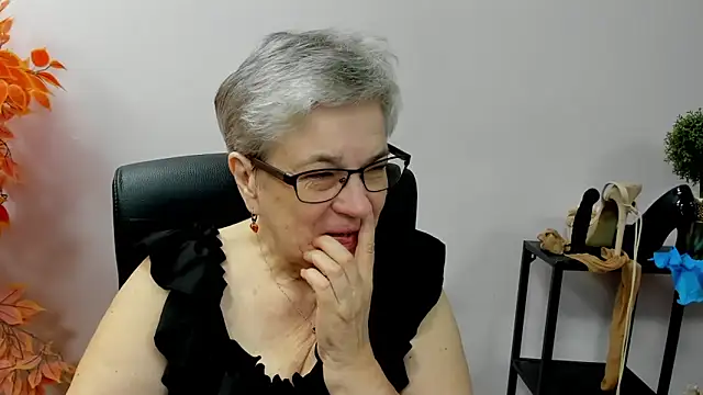 IrisDream online show from October 9, 6:22 am