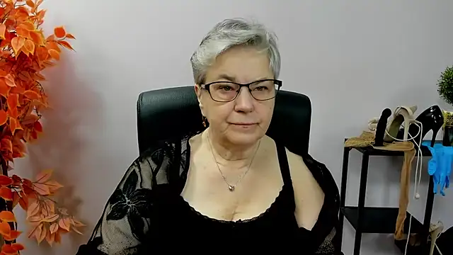 IrisDream online show from October 27, 7:23 am