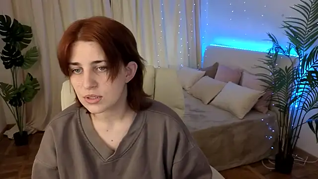 FoxyRayy online show from November 10, 10:36 am