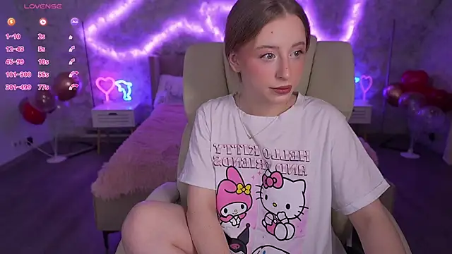 SilverrMoon online show from February 18, 8:03 pm