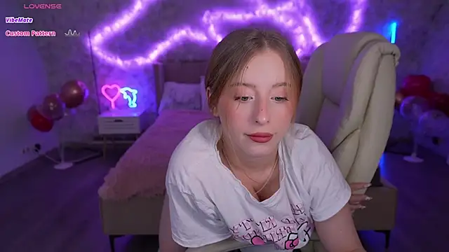 SilverrMoon online show from February 19, 2:12 am