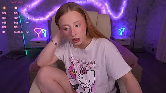 SilverrMoon online show from February 24, 8:25 pm