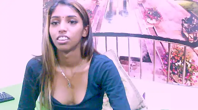 Snapshot of IndianSexySlender chatting on December 20, 2:16 pm IndianSexySlender online show from December 20, 2:16 pm