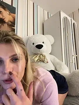 Liya my online show from October 22, 6:18 pm