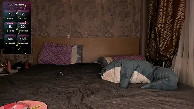 Snapshot of purebeautie13 chatting on December 25, 1:41 pm purebeautie13 online show from December 25, 1:41 pm