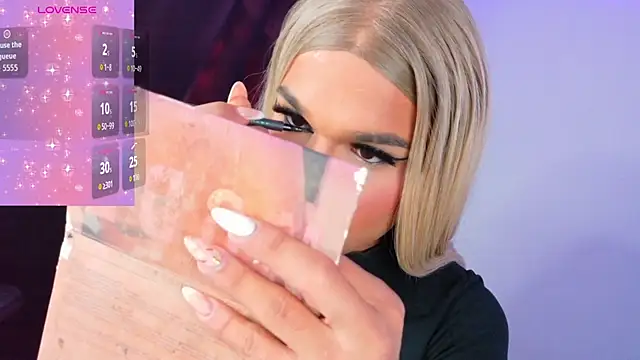 Snapshot of AllisonsweetZ chatting on November 23, 3:45 pm AllisonsweetZ online show from November 23, 3:45 pm