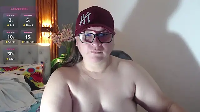 Snapshot of katty_femdom chatting on February 1, 9:08 am katty femdom online show from February 1, 9:08 am